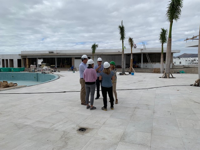 ASOLAN visita las obras del nuevo Hotel Lava Beach, primer 5* de Puerto del Carmen